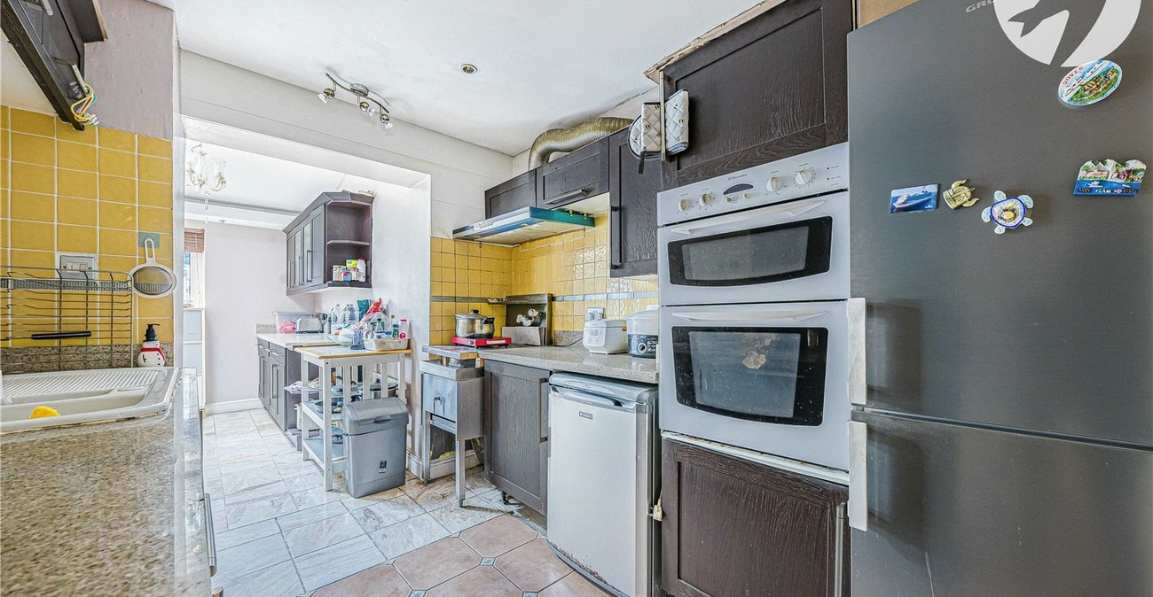 4 bedroom house for sale in Greenhithe | Robinson Jackson