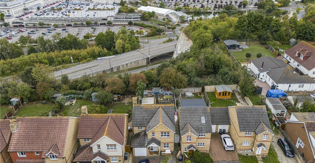 4 bedroom house for sale in Greenhithe | Robinson Jackson