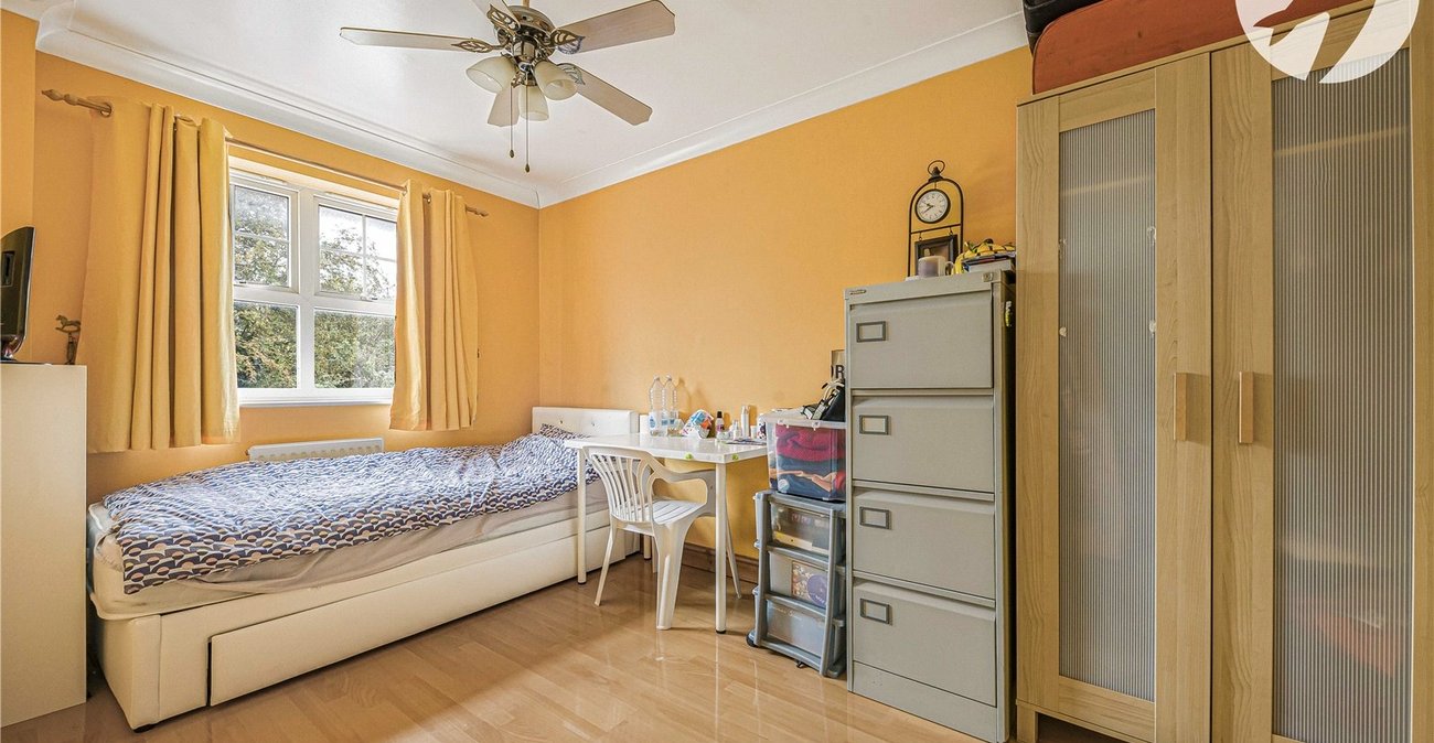 4 bedroom house for sale in Greenhithe | Robinson Jackson