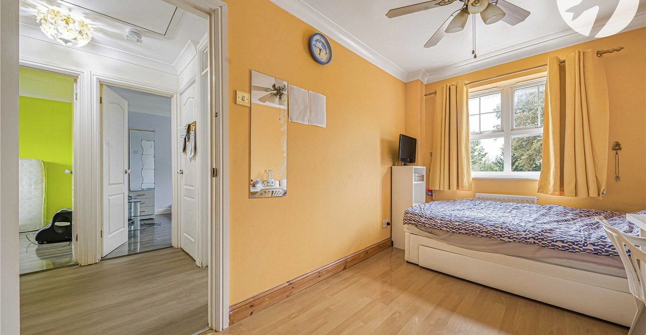 4 bedroom house for sale in Greenhithe | Robinson Jackson