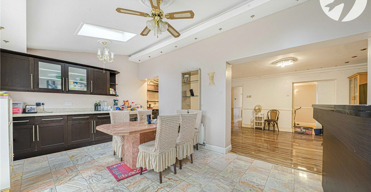 4 bedroom house for sale in Greenhithe | Robinson Jackson