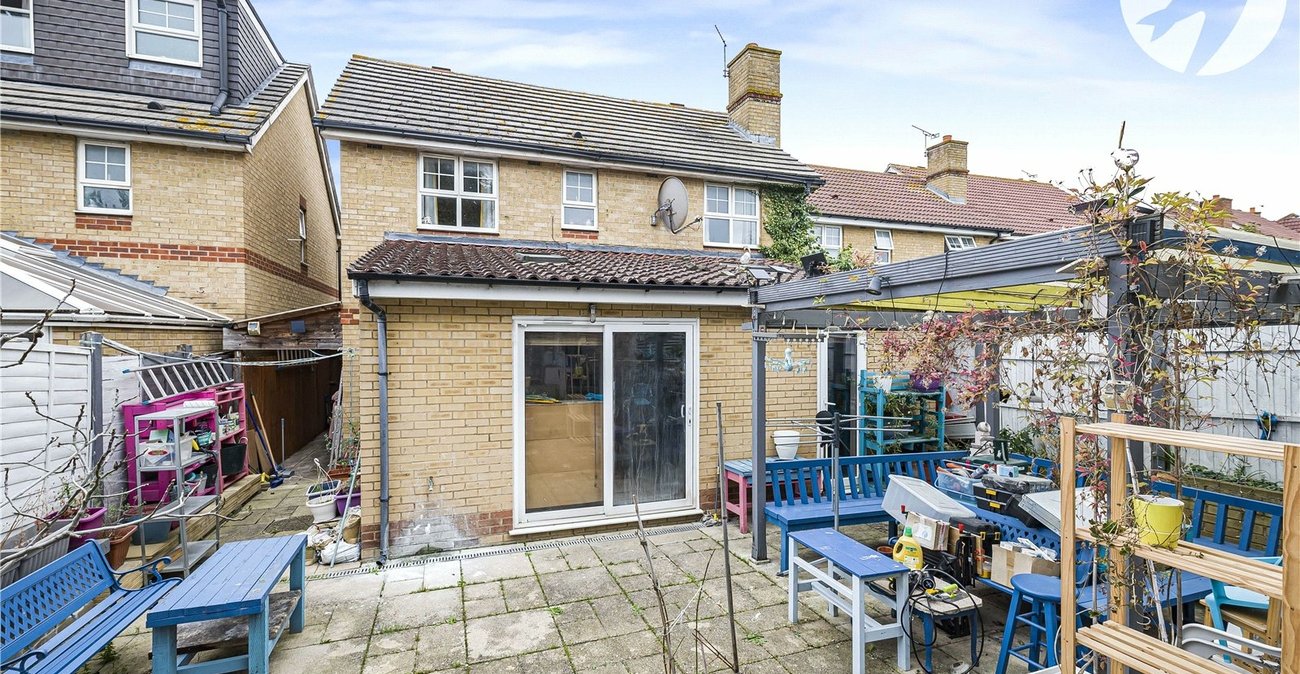 4 bedroom house for sale in Greenhithe | Robinson Jackson