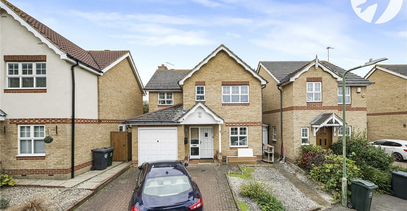 4 bedroom house for sale in Greenhithe | Robinson Jackson