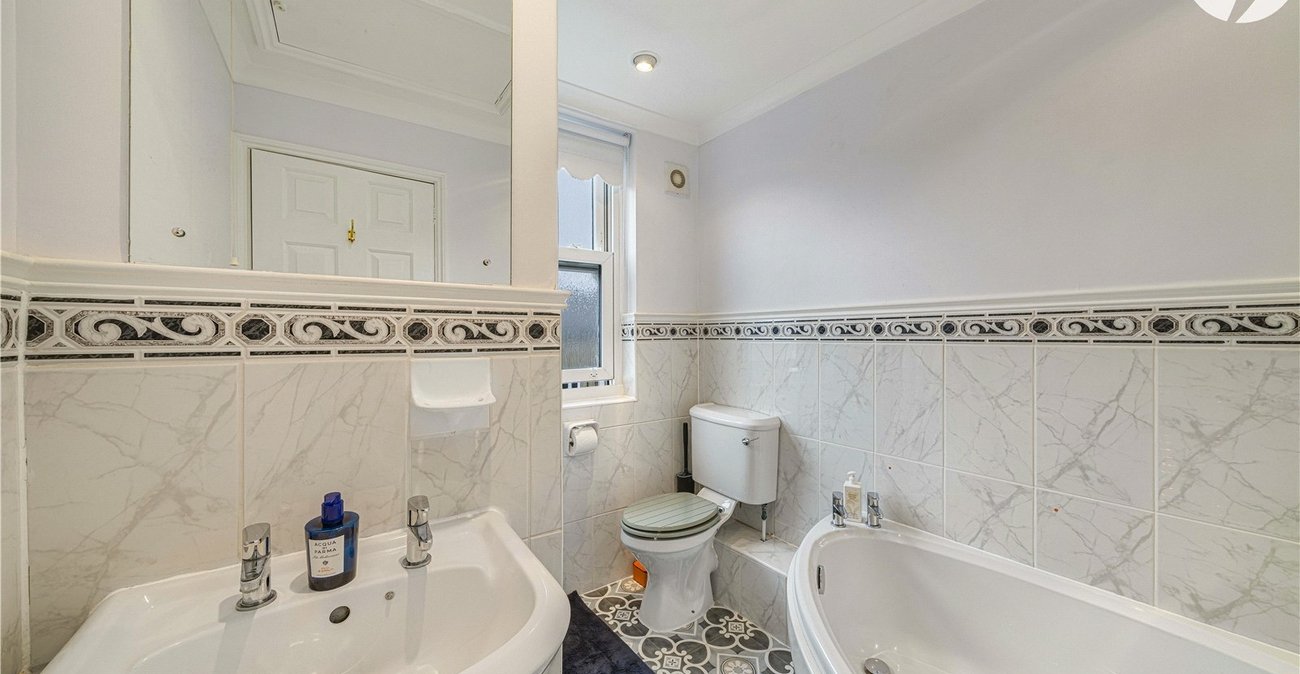 2 bedroom house for sale in Erith | Robinson Jackson