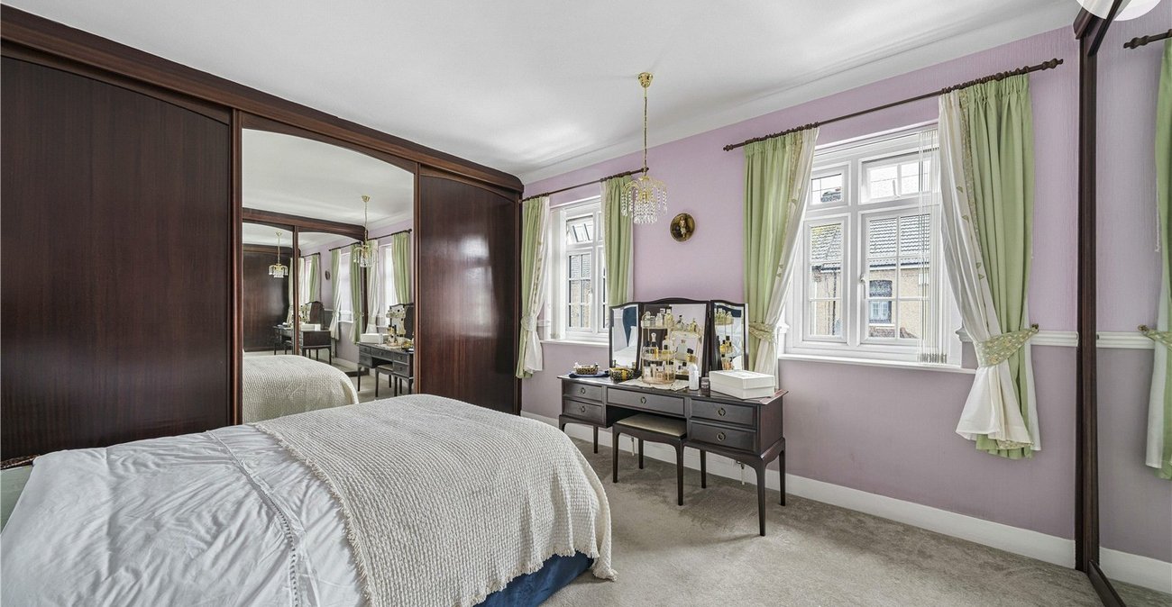 2 bedroom house for sale in Erith | Robinson Jackson