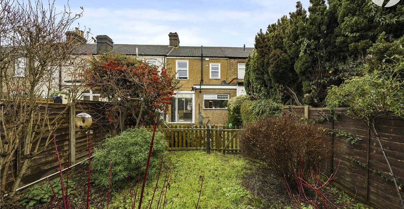 2 bedroom house for sale in Erith | Robinson Jackson