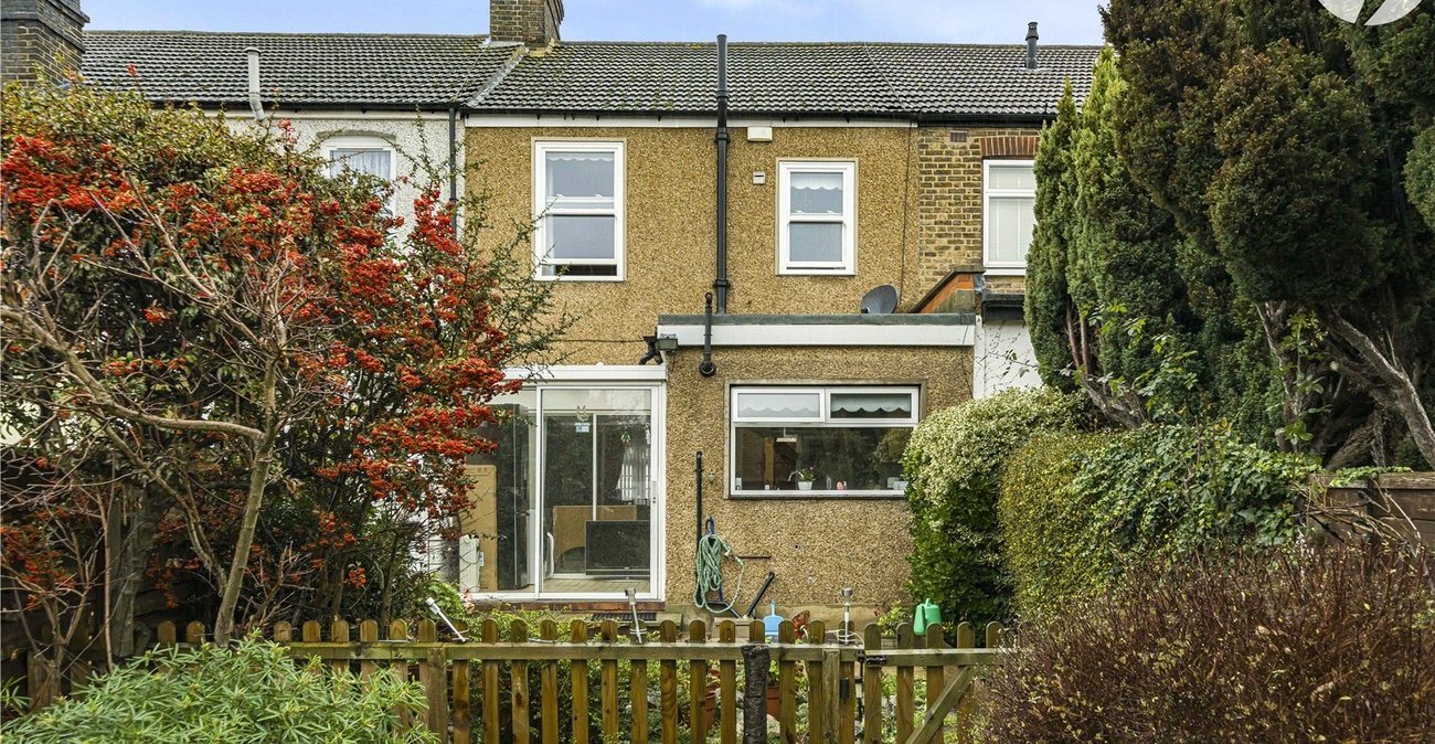 2 bedroom house for sale in Erith | Robinson Jackson