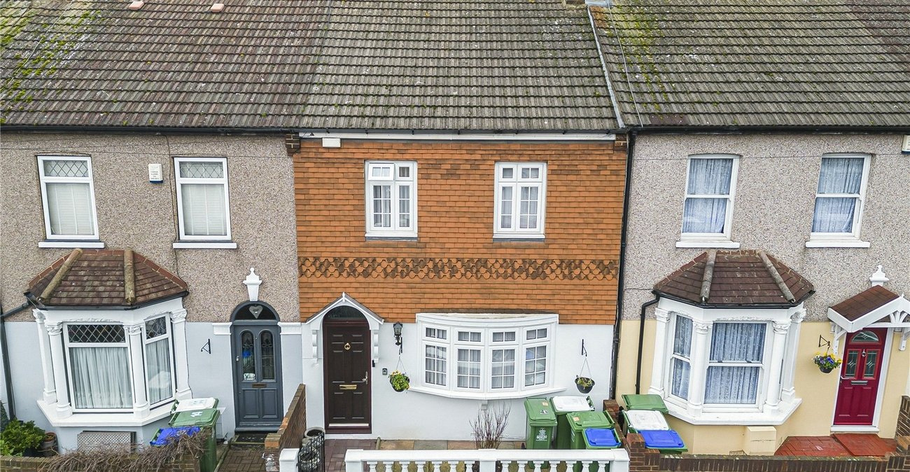 2 bedroom house for sale in Erith | Robinson Jackson