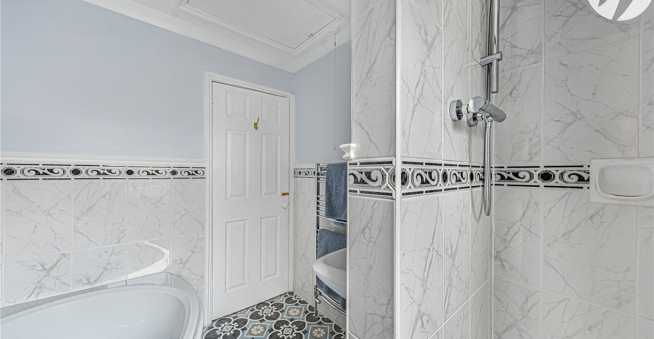 2 bedroom house for sale in Erith | Robinson Jackson