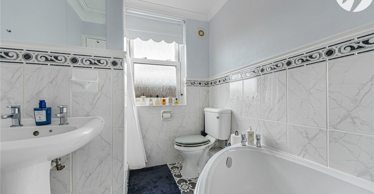 2 bedroom house for sale in Erith | Robinson Jackson