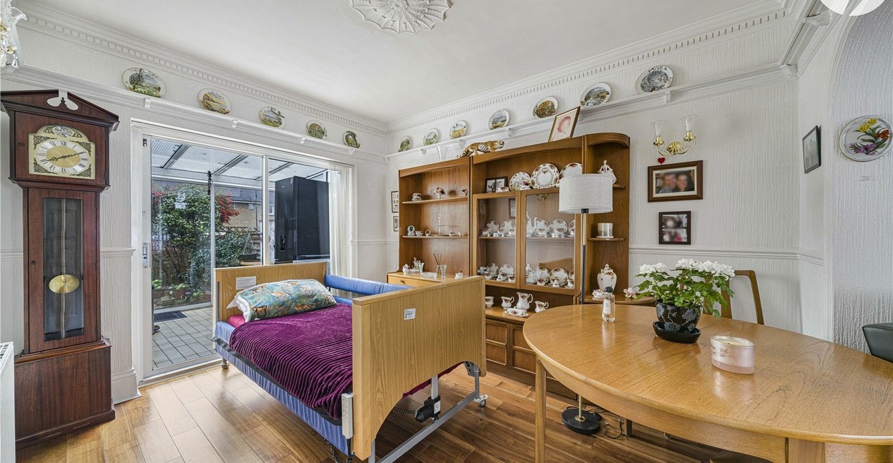 2 bedroom house for sale in Erith | Robinson Jackson