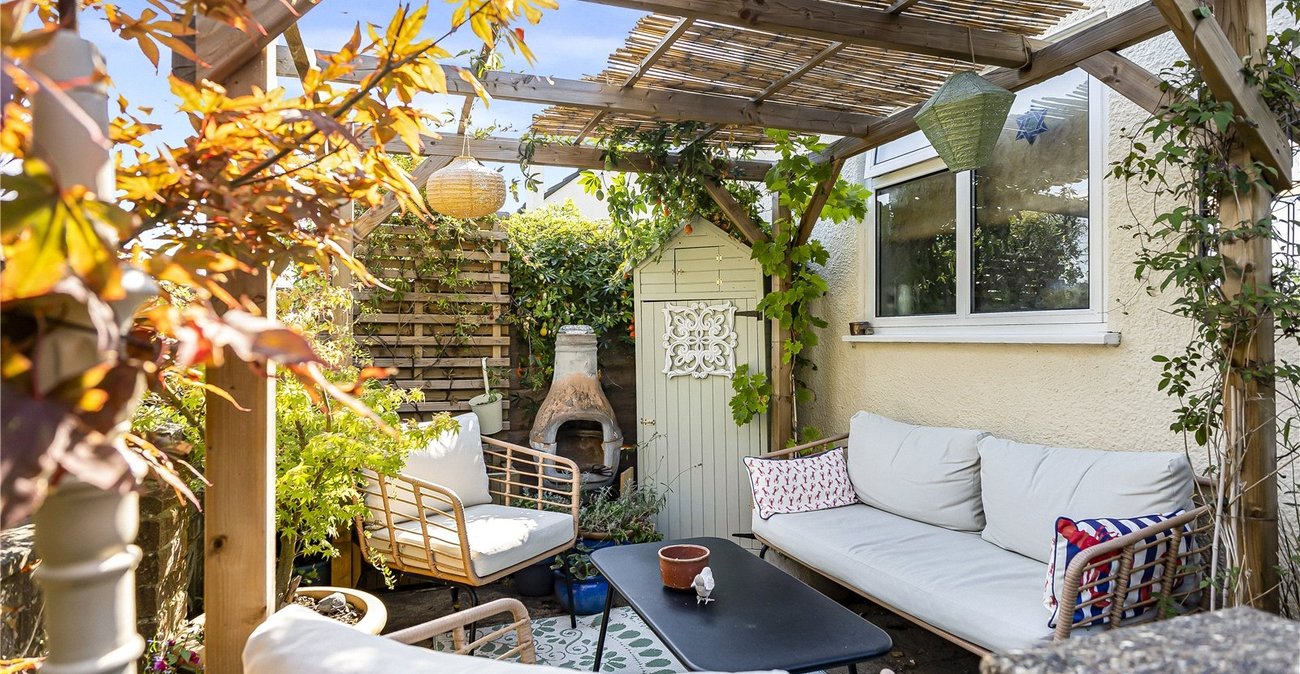3 bedroom house for sale in Hextable | Robinson Jackson
