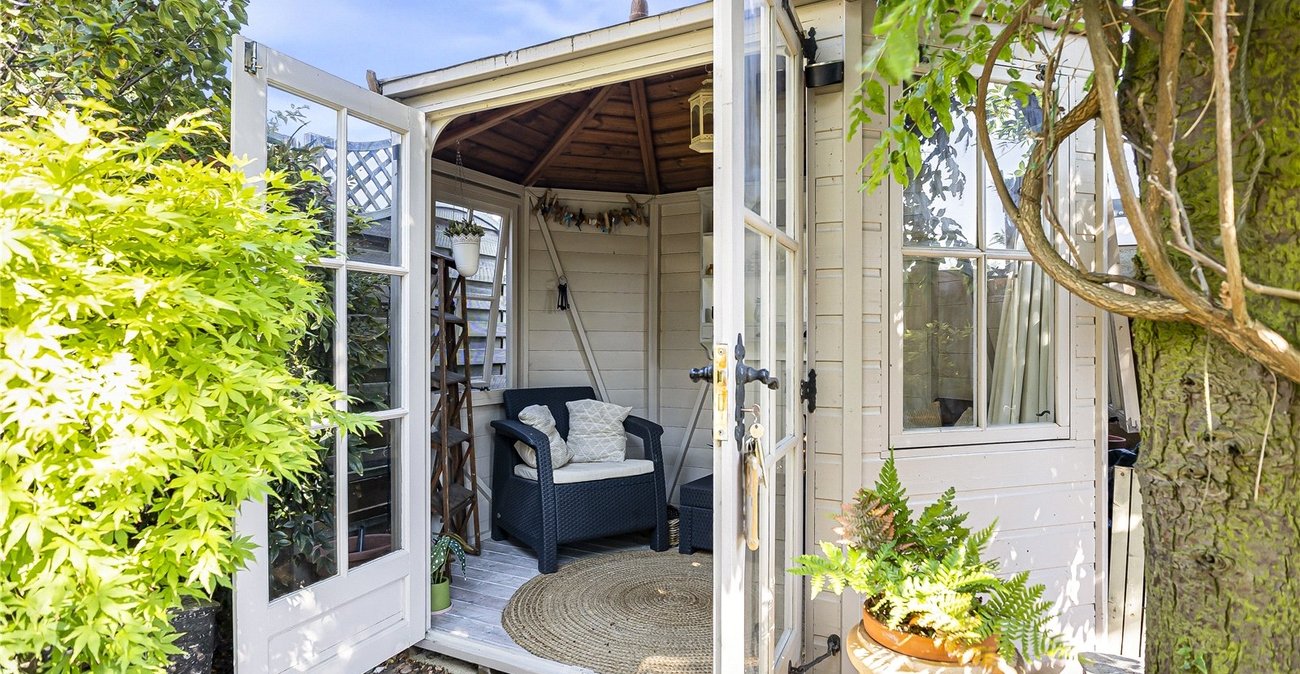 3 bedroom house for sale in Hextable | Robinson Jackson