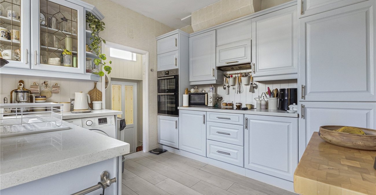3 bedroom house for sale in Hextable | Robinson Jackson