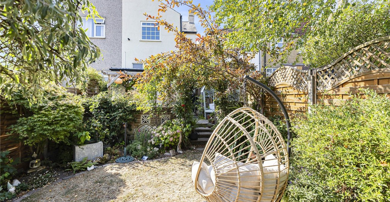 3 bedroom house for sale in Hextable | Robinson Jackson