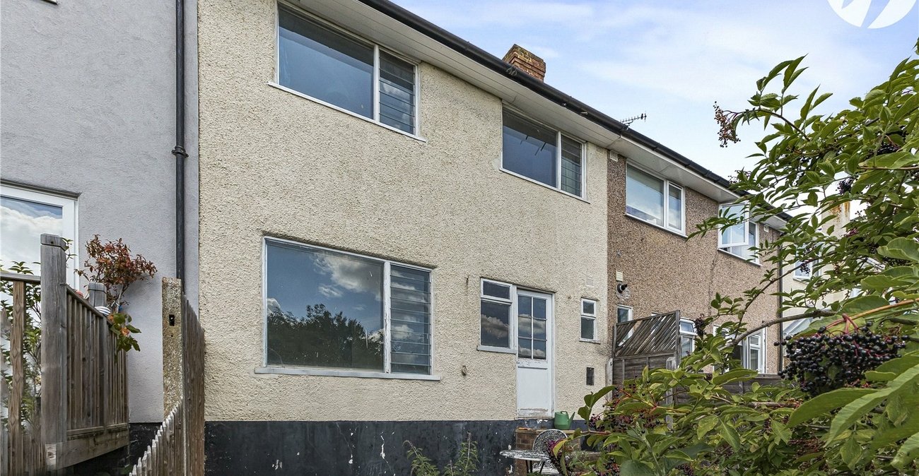 3 bedroom house for sale in Hextable | Robinson Jackson