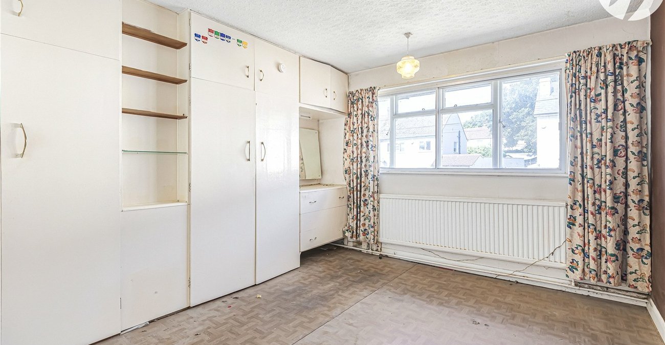 3 bedroom house for sale in Hextable | Robinson Jackson