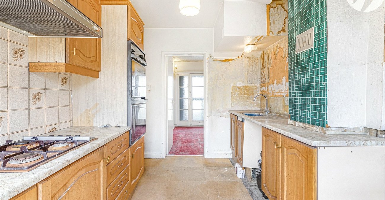 3 bedroom house for sale in Hextable | Robinson Jackson