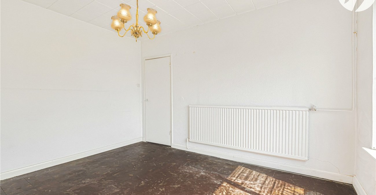 3 bedroom house for sale in Hextable | Robinson Jackson