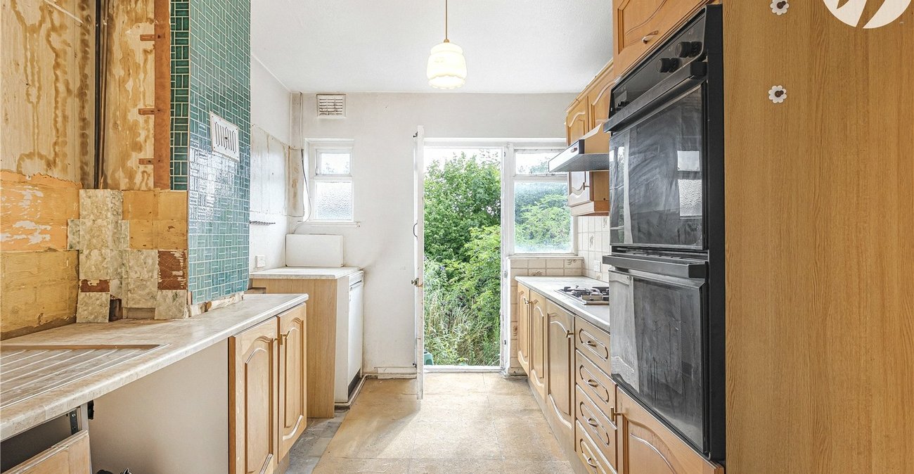 3 bedroom house for sale in Hextable | Robinson Jackson