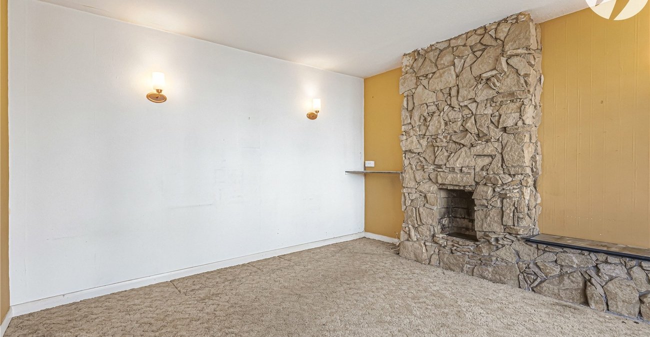 3 bedroom house for sale in Hextable | Robinson Jackson