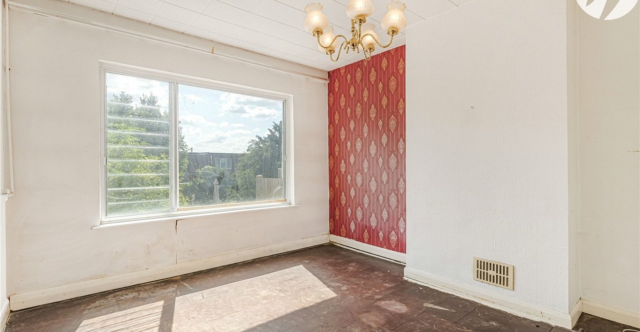 3 bedroom house for sale in Hextable | Robinson Jackson