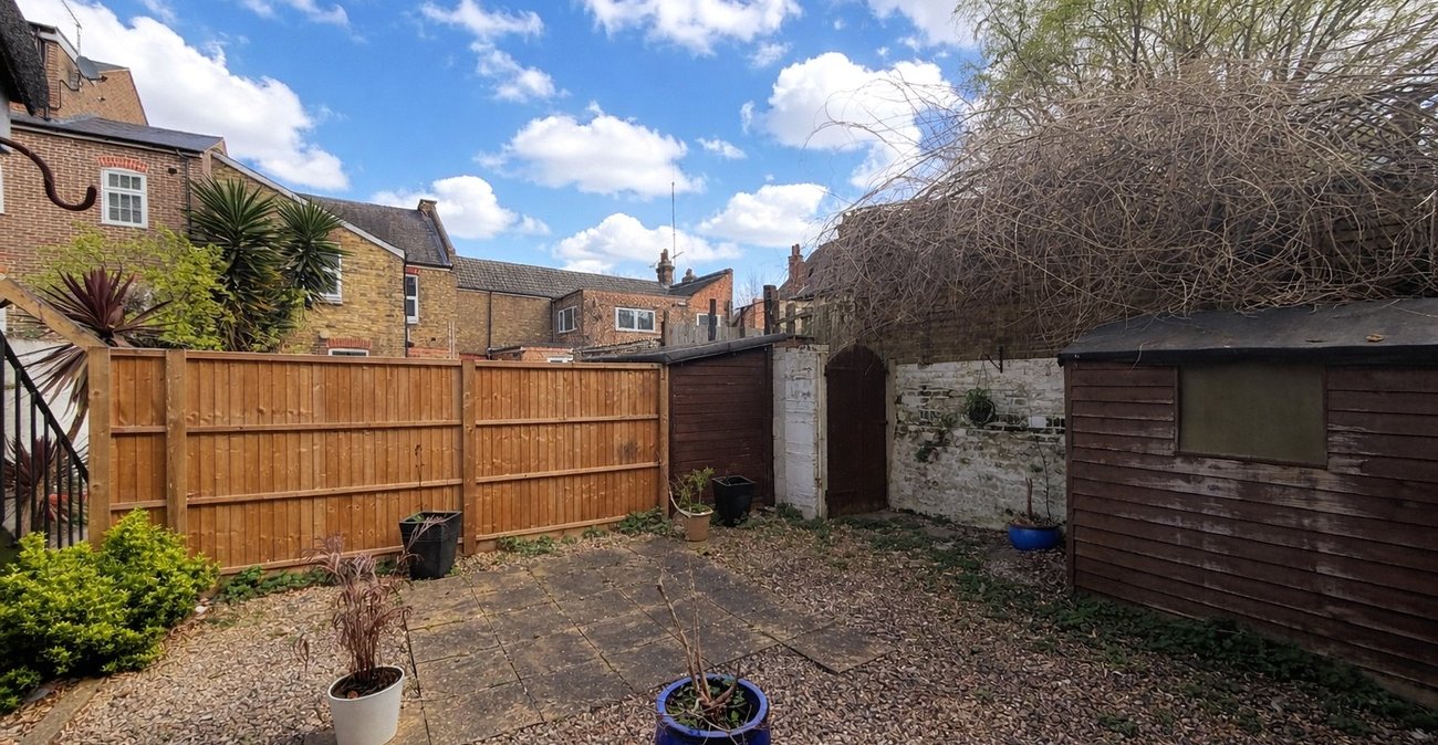 2 bedroom property to rent in Brompton | Robinson Michael & Jackson