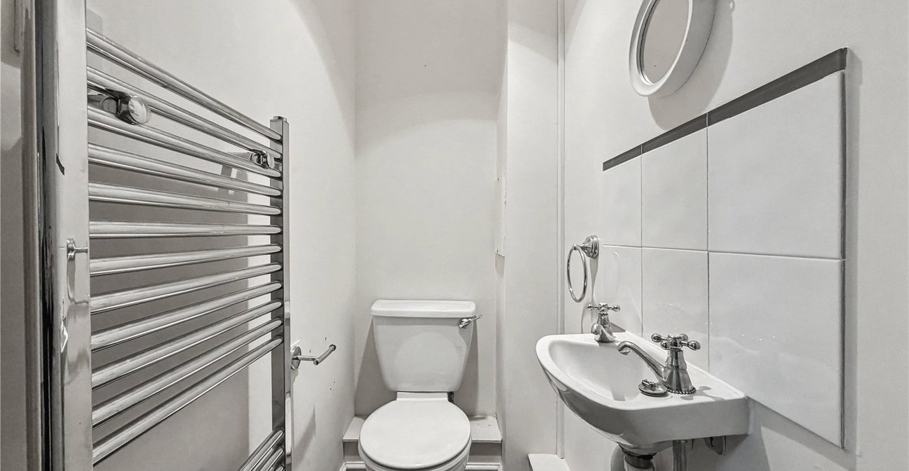 2 bedroom property to rent in Brompton | Robinson Michael & Jackson