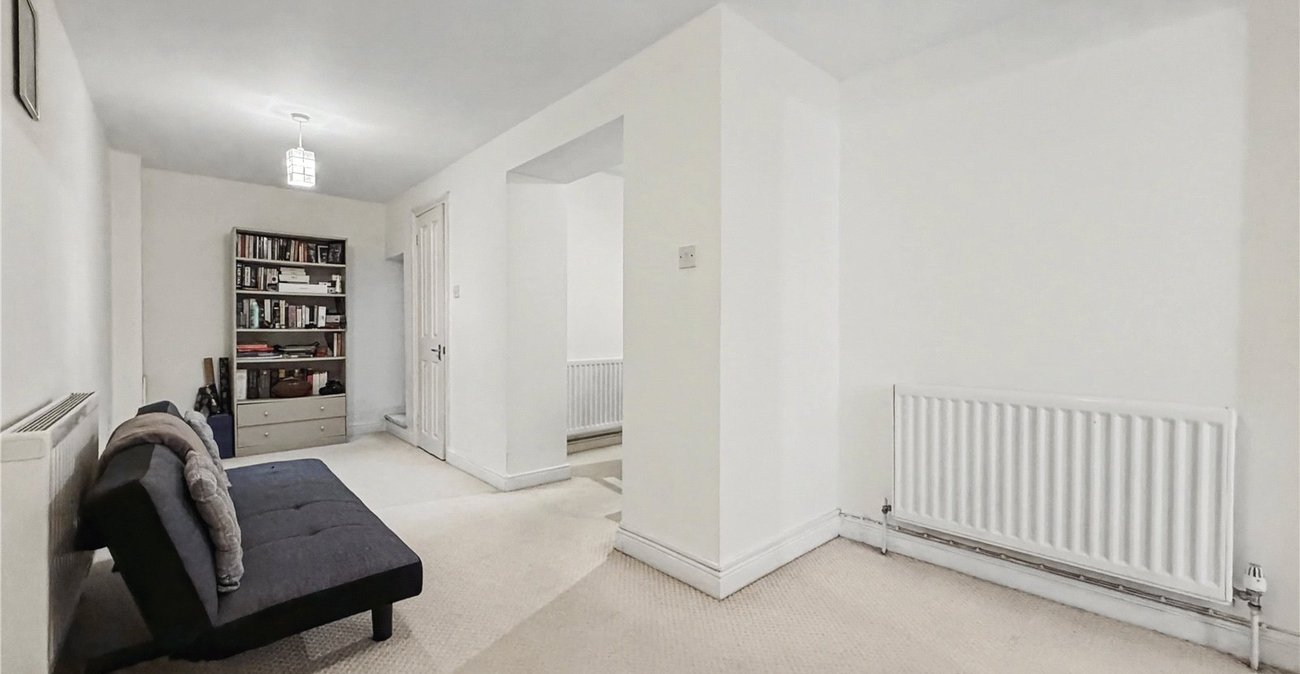 2 bedroom property to rent in Brompton | Robinson Michael & Jackson