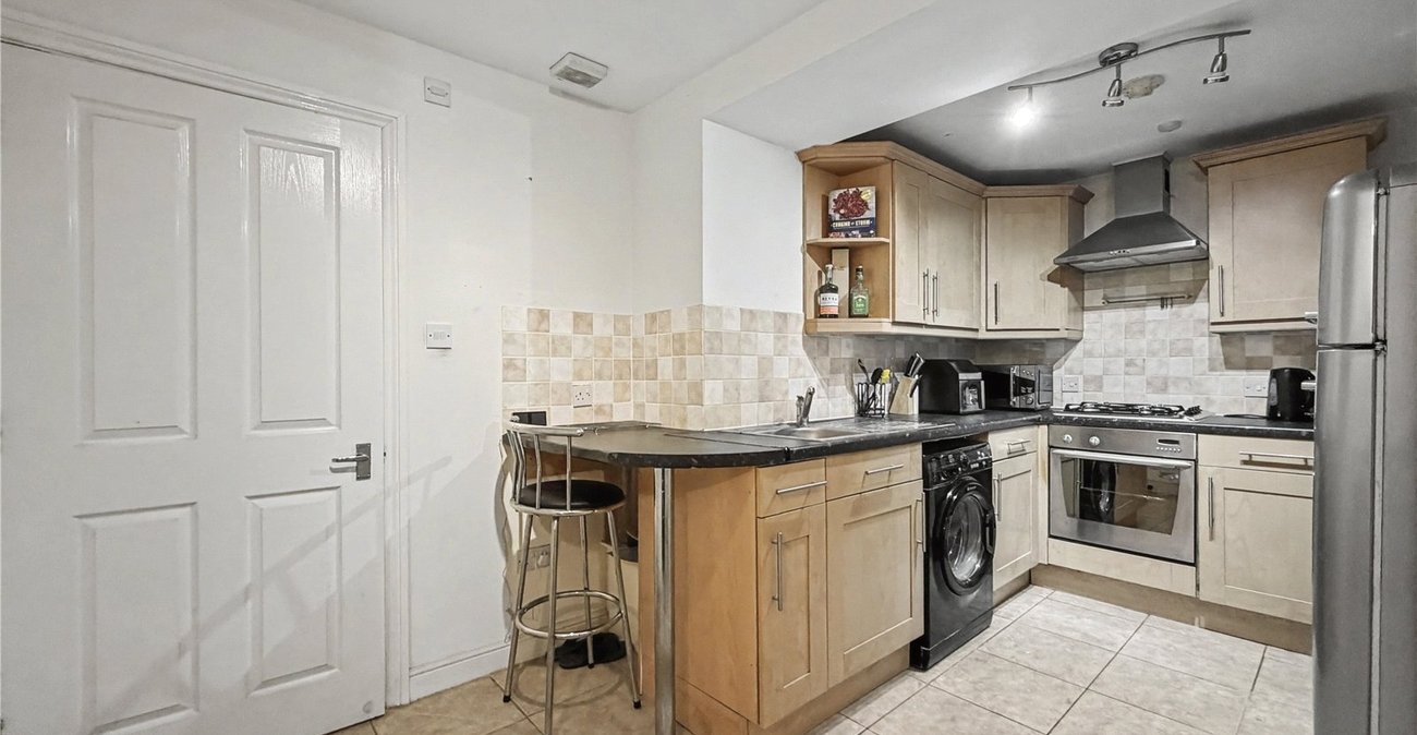 2 bedroom property to rent in Brompton | Robinson Michael & Jackson