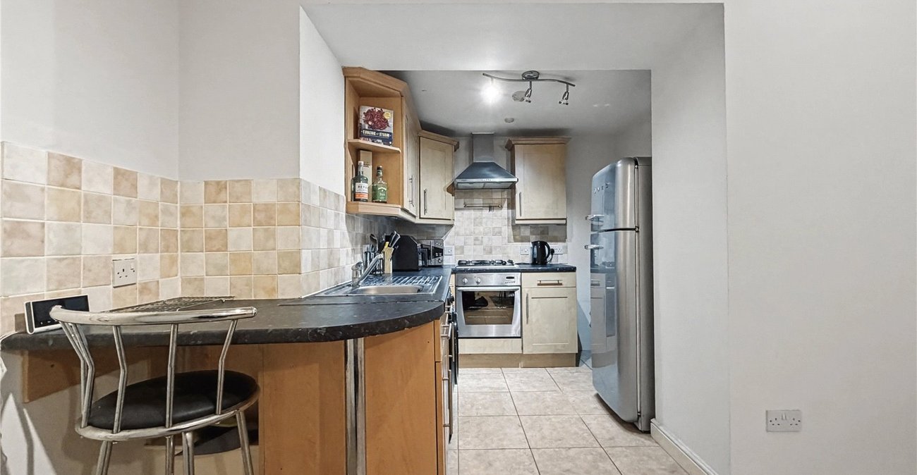 2 bedroom property to rent in Brompton | Robinson Michael & Jackson