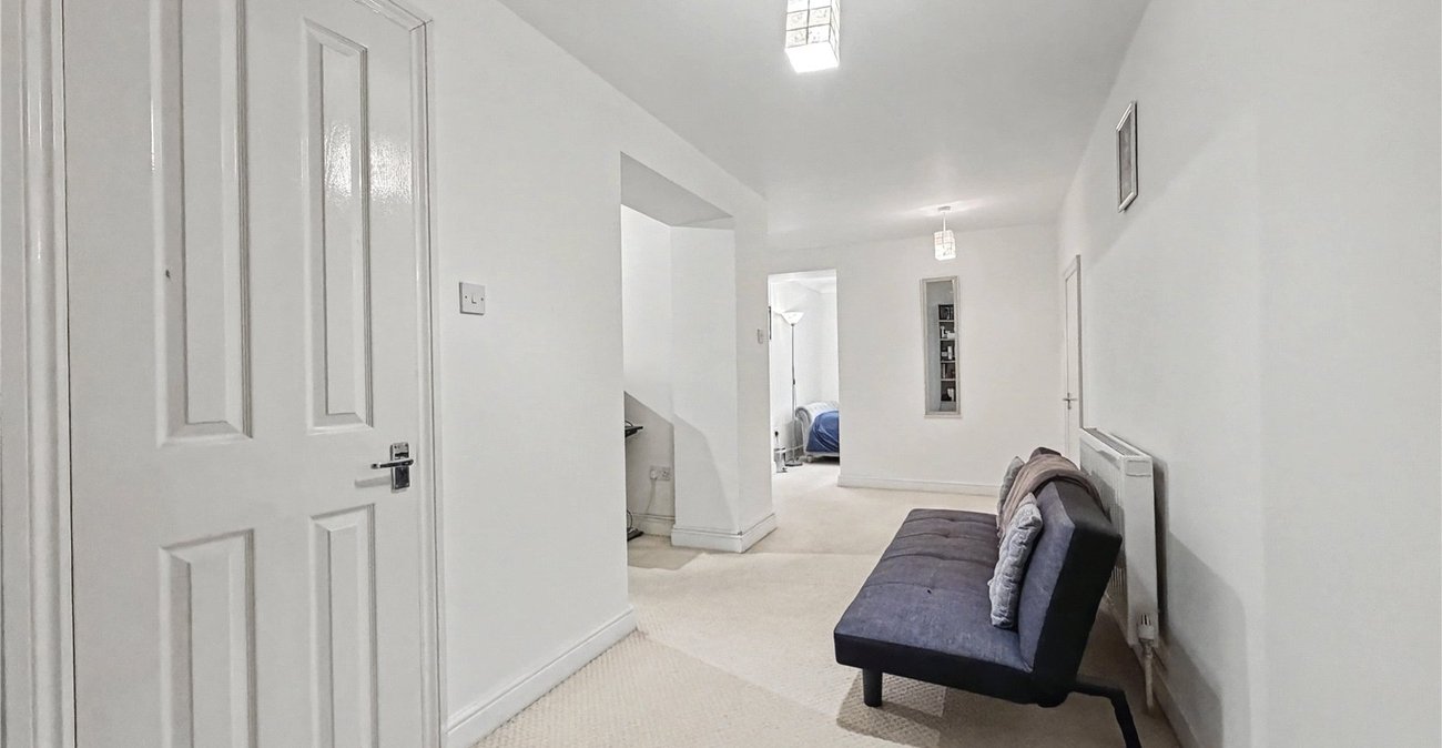 2 bedroom property to rent in Brompton | Robinson Michael & Jackson