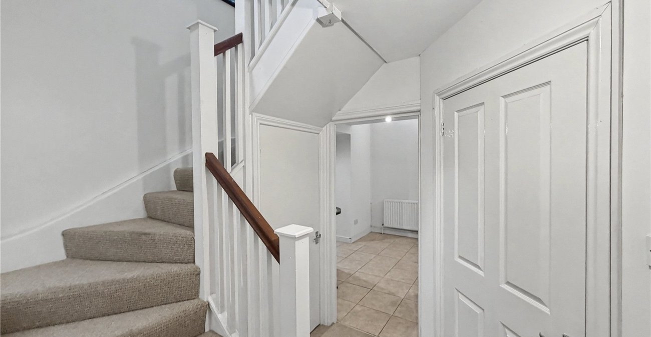 2 bedroom property to rent in Brompton | Robinson Michael & Jackson