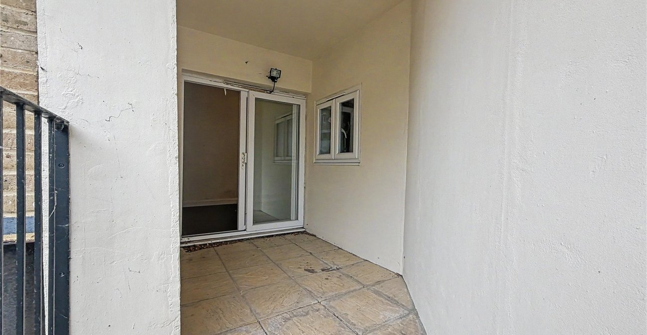 1 bedroom property for sale in Brompton | Robinson Michael & Jackson