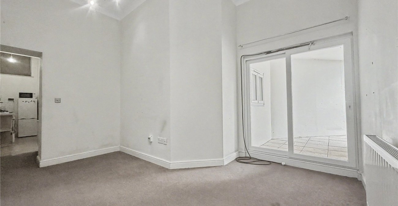 1 bedroom property for sale in Brompton | Robinson Michael & Jackson