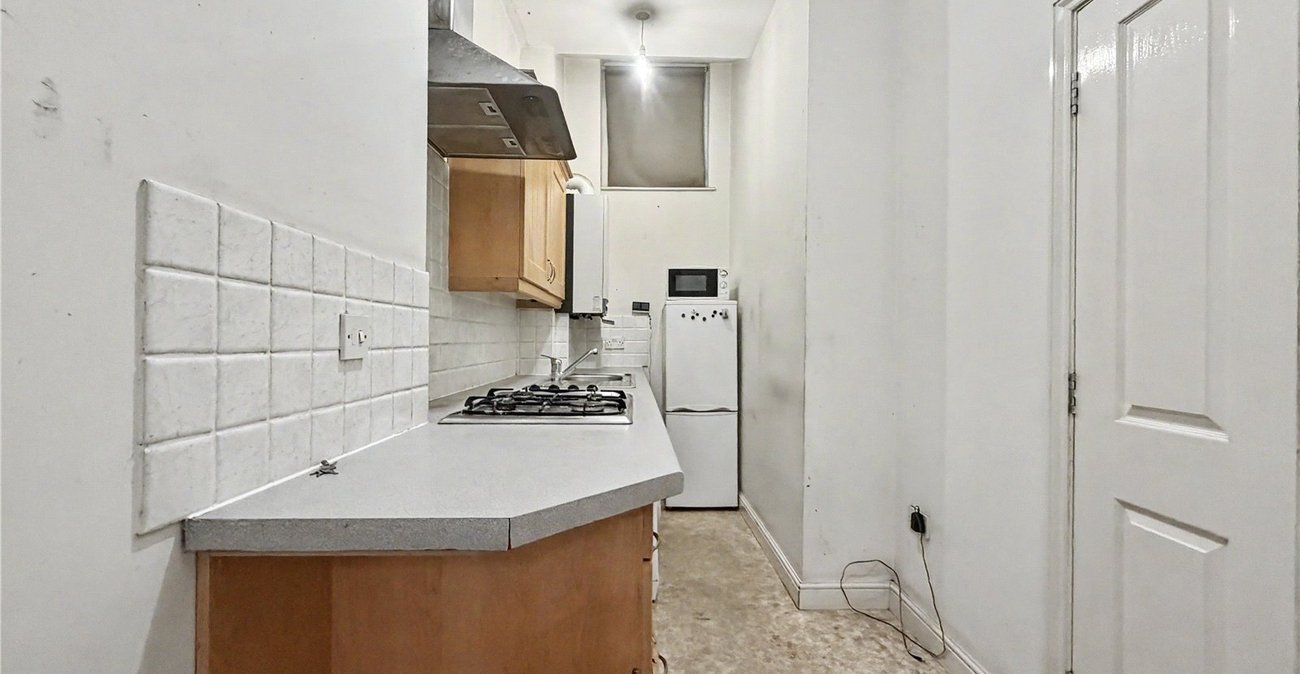 1 bedroom property for sale in Brompton | Robinson Michael & Jackson