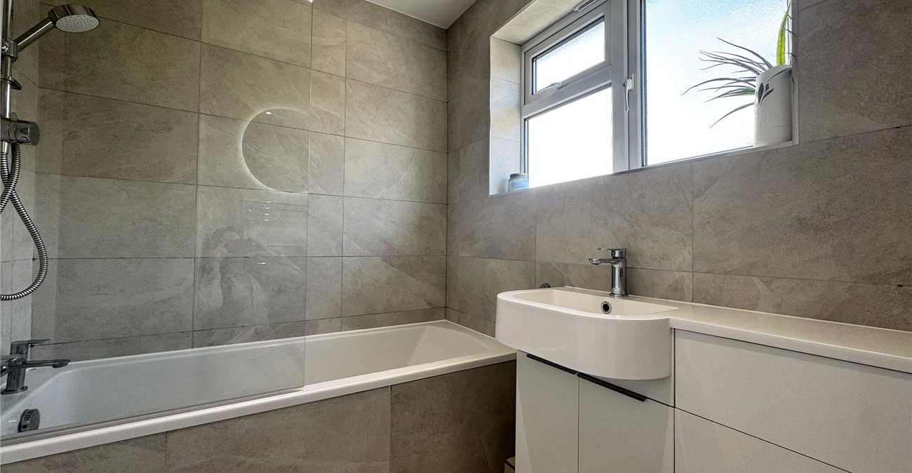 3 bedroom house for sale in Rainham | Robinson Michael & Jackson