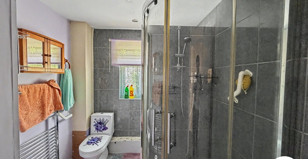 2 bedroom bungalow for sale in Lordswood | Robinson Michael & Jackson