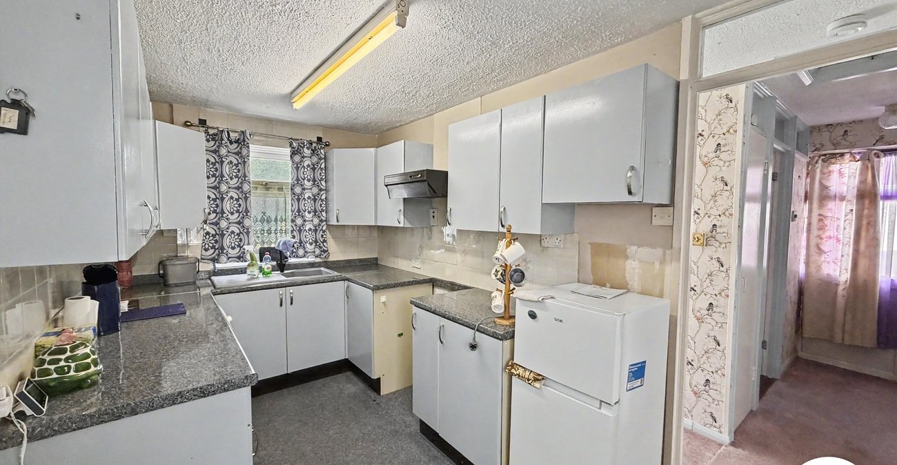 2 bedroom bungalow for sale in Lordswood | Robinson Michael & Jackson
