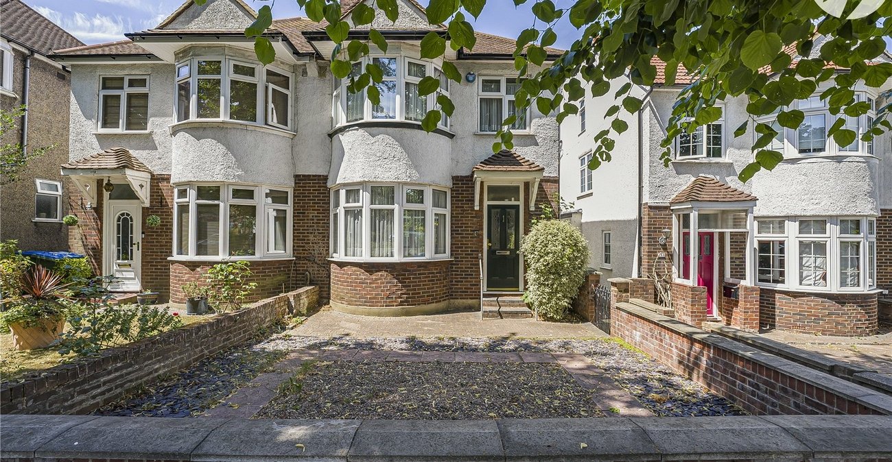 3 bedroom house for sale in Shooters Hill | Robinson Jackson