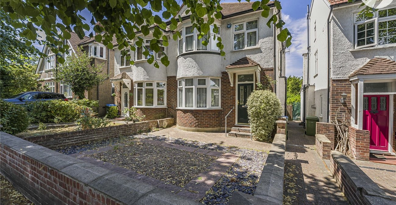 3 bedroom house for sale in Shooters Hill | Robinson Jackson