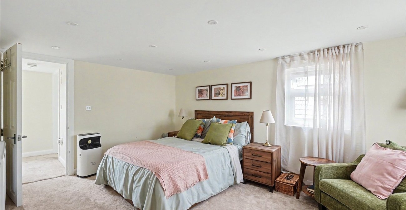 4 bedroom house for sale in Welling | Robinson Jackson