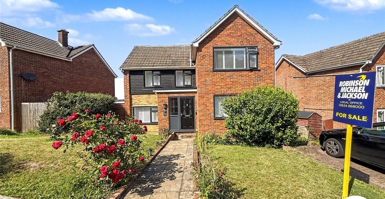 4 bedroom house for sale in Walderslade | Robinson Michael & Jackson