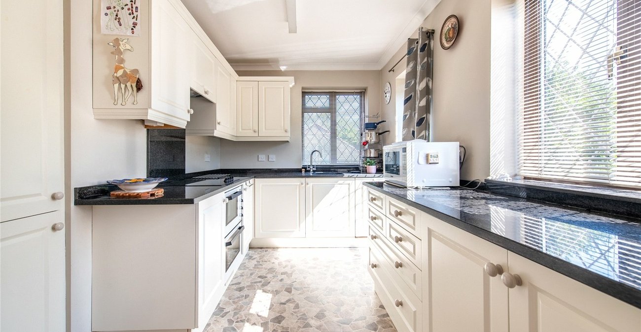 3 bedroom house for sale in Meopham | Robinson Michael & Jackson