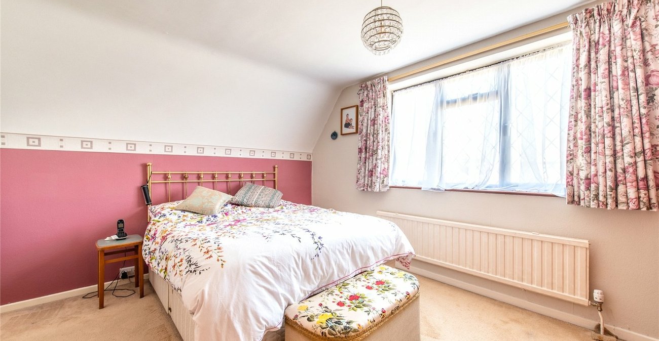 3 bedroom house for sale in Meopham | Robinson Michael & Jackson