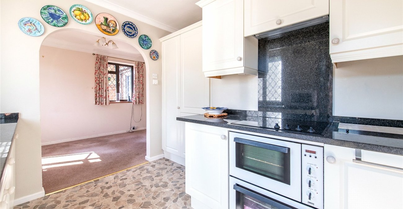 3 bedroom house for sale in Meopham | Robinson Michael & Jackson