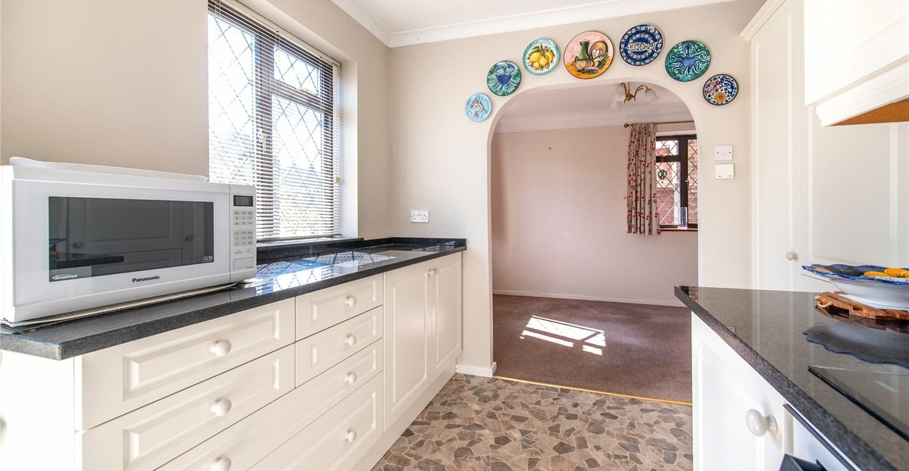 3 bedroom house for sale in Meopham | Robinson Michael & Jackson