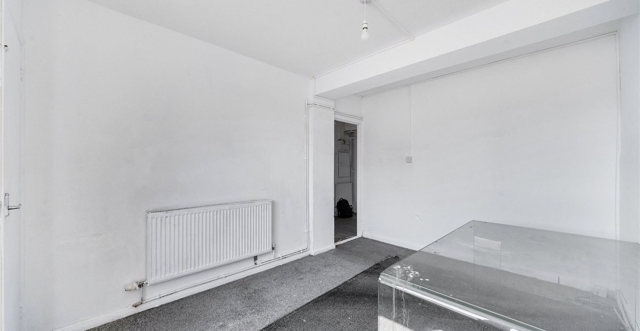 1 bedroom property for sale in Sydenham | Robinson Jackson