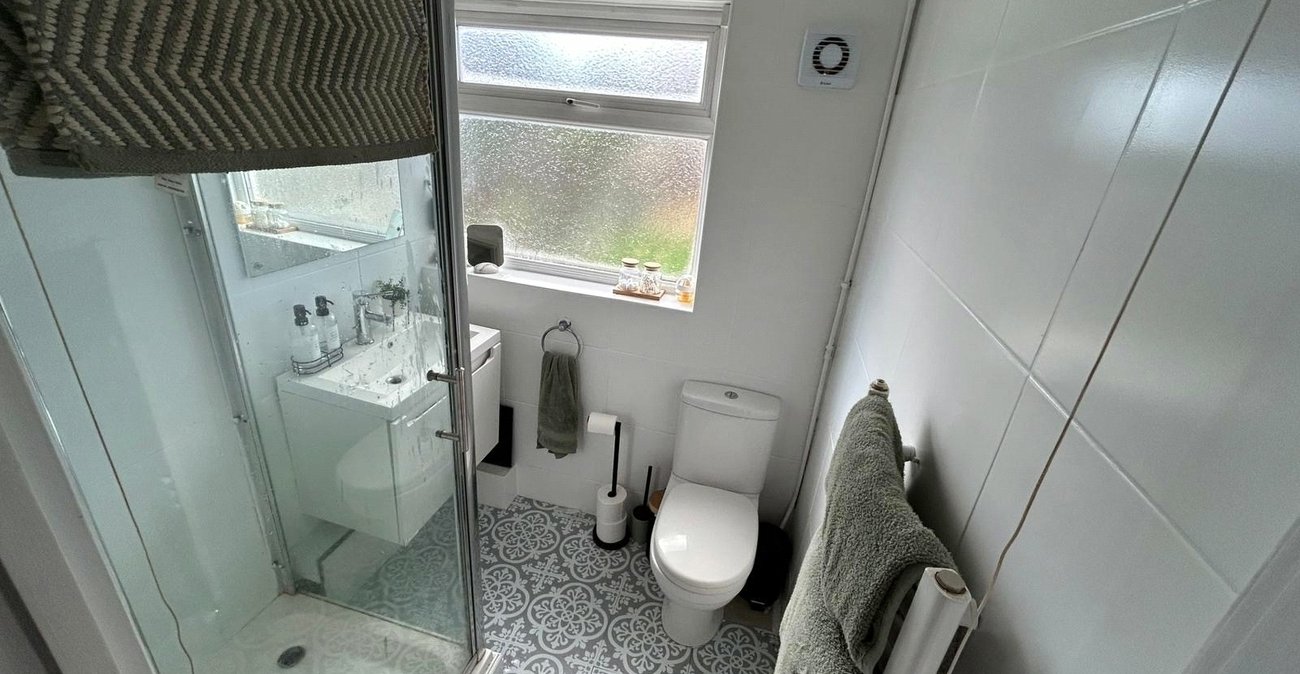 2 bedroom house for sale in Welling | Robinson Jackson