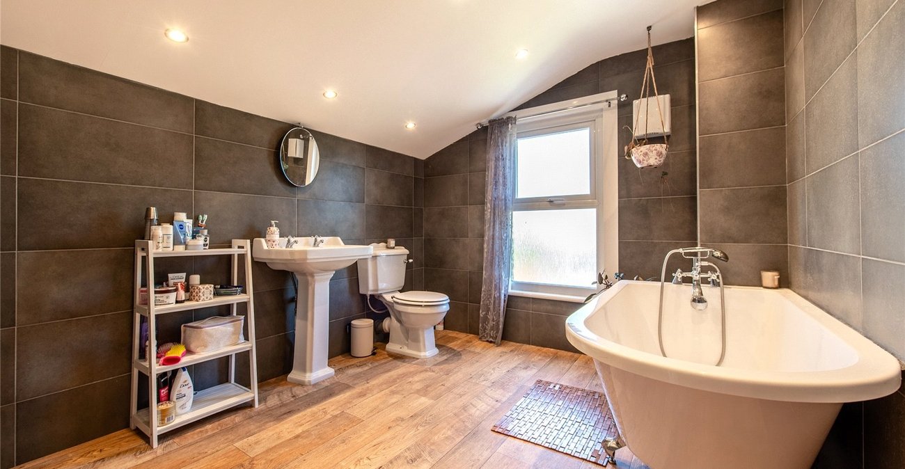 2 bedroom house for sale in Gravesend | Robinson Michael & Jackson